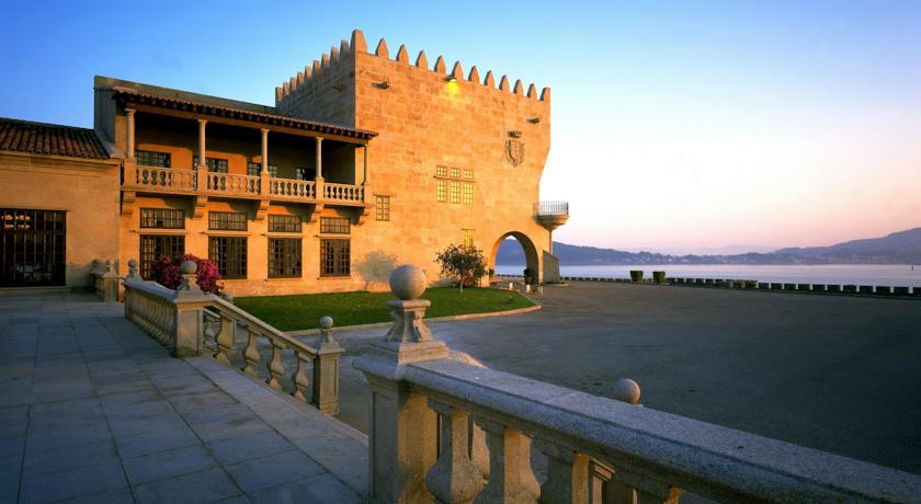 Castillo de Monterreal -Parador Nacional Conde de Gondomar en Bayona